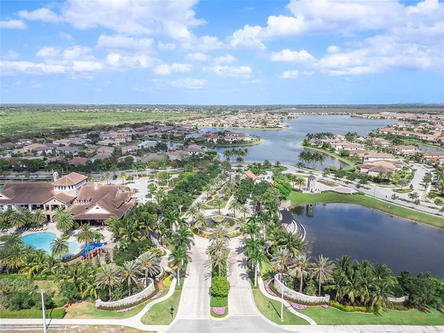 $1,380,000 | 9811 Lakeview Lane, Parkland, FL 33076