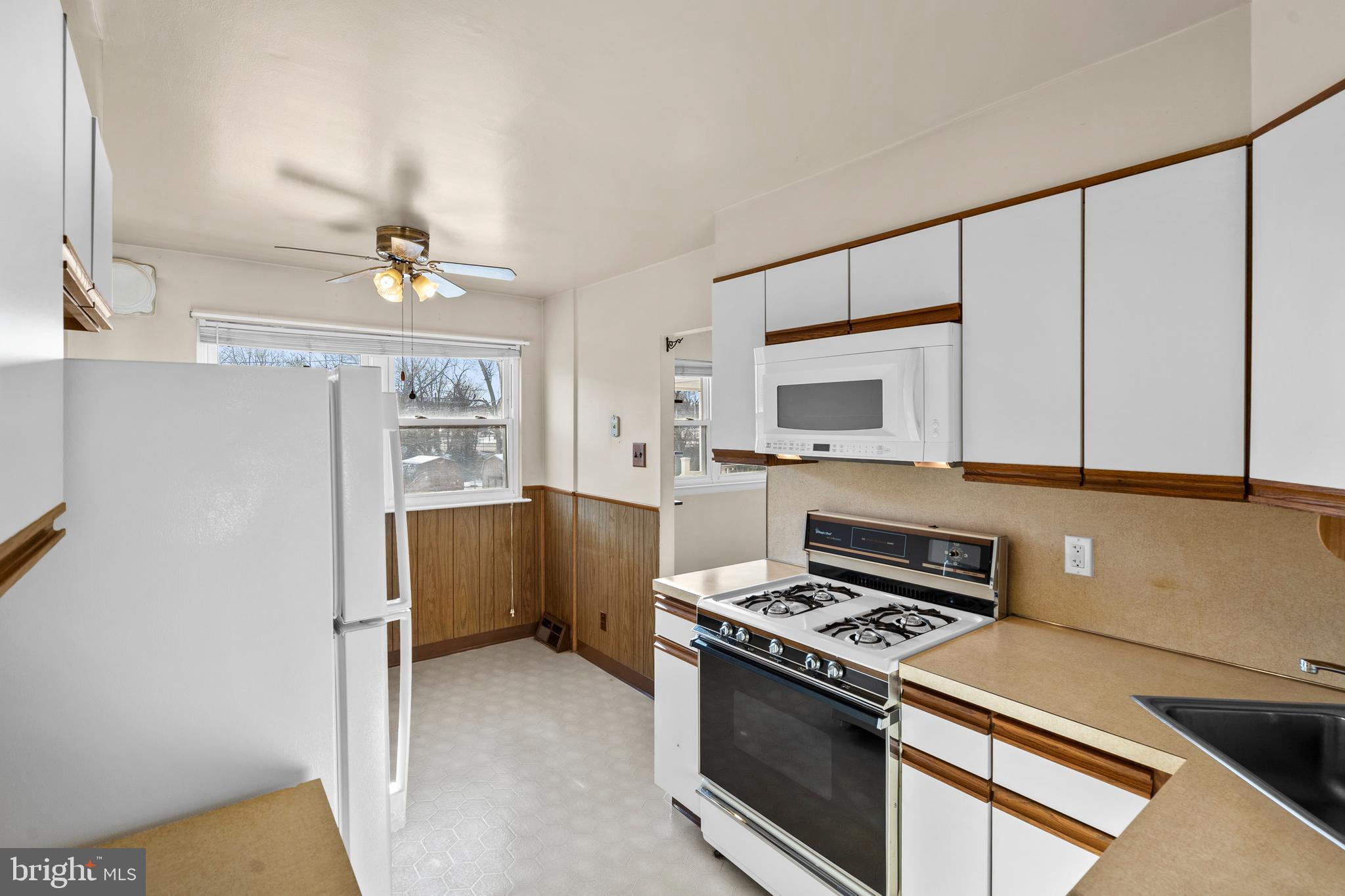 12507 Calpine Road Philadelphia, PA 19154 - Photo 11 of 28