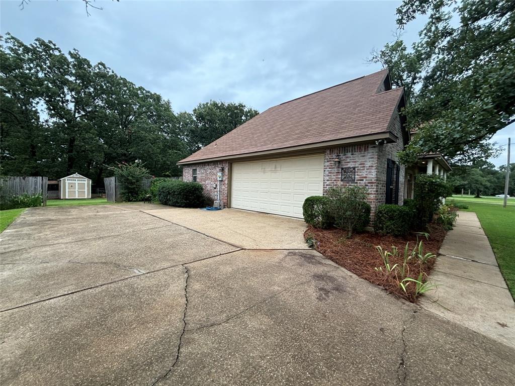 297 Old Palmetto Road Benton, LA 71006 - Photo 2 of 14