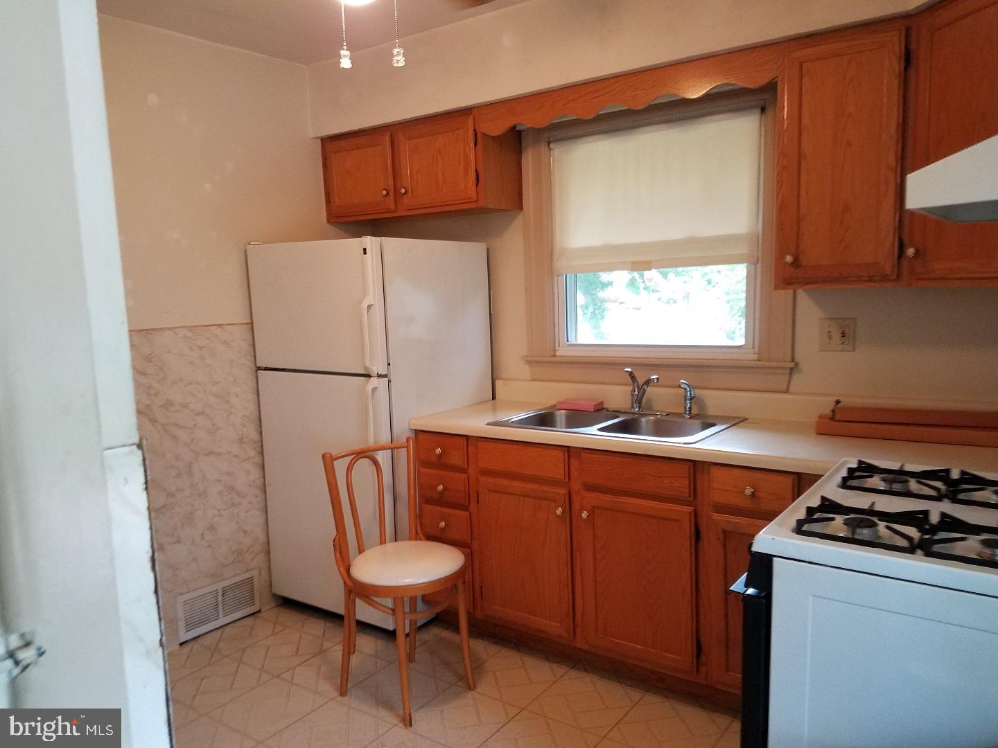 103 Shelmore Road Mount Holly, NJ 08060 - Photo 11 of 25