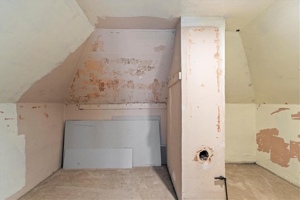 503 Marie Avenue Pittsburgh, PA 15202 - Photo 25 of 31 a bathroom with a shower