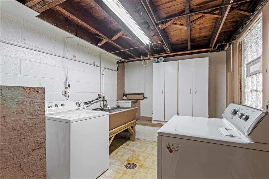 503 Marie Avenue Pittsburgh, PA 15202 - Photo 27 of 31 a utility room with dryer and washer