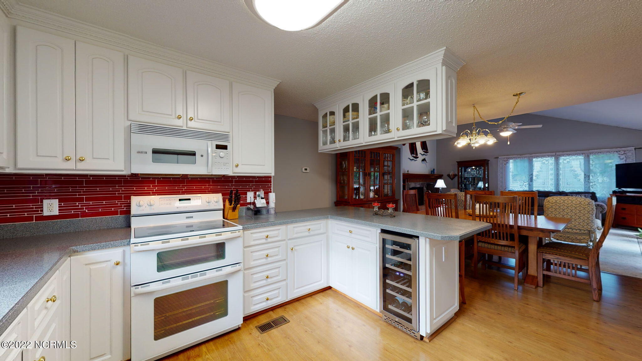 5014 Bucco Reef Road New Bern, NC 28560 - Photo 13 of 64 Built-in beverage cooler