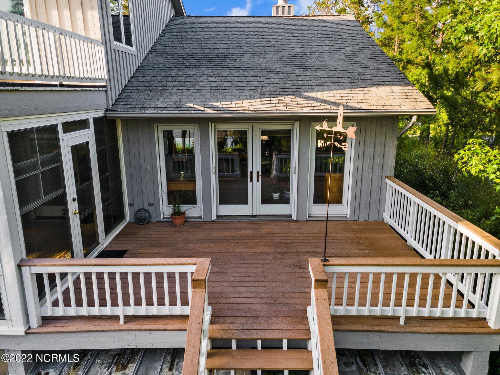 5014 Bucco Reef Road New Bern, NC 28560 - Photo 34 of 64 Trex Deck