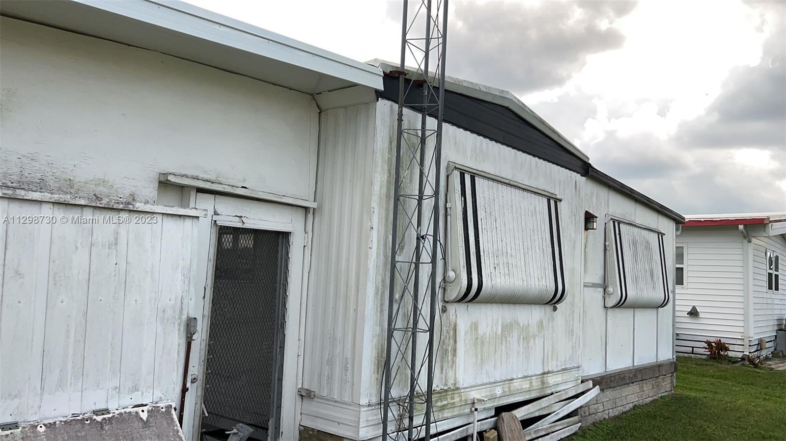 3502 Delaware Sebring, FL 33870 - Photo 18 of 21 a front view of a house