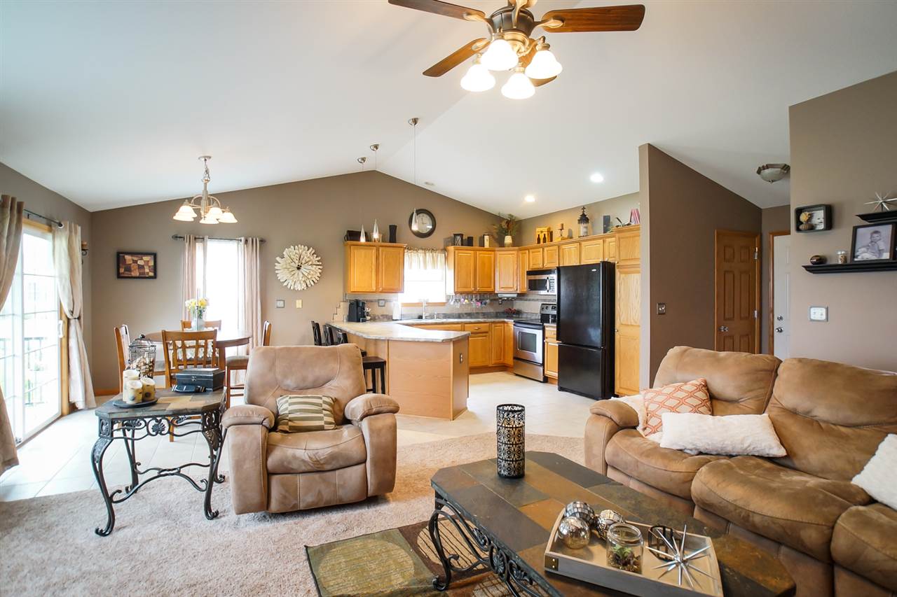 709 Simon Street Washington, IL 61571 - Photo 13 of 36 Gallery Image 13