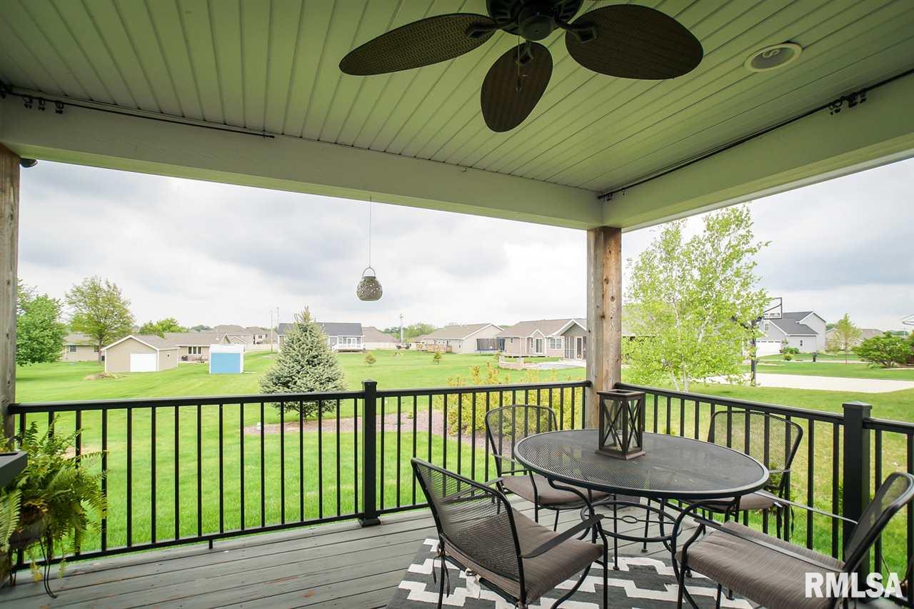 709 Simon Street Washington, IL 61571 - Photo 3 of 36 Gallery Image 3