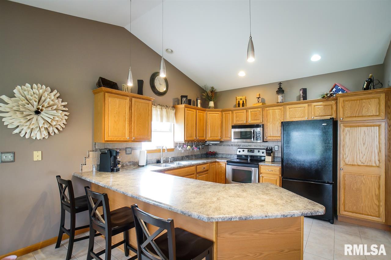709 Simon Street Washington, IL 61571 - Photo 5 of 36 Gallery Image 5