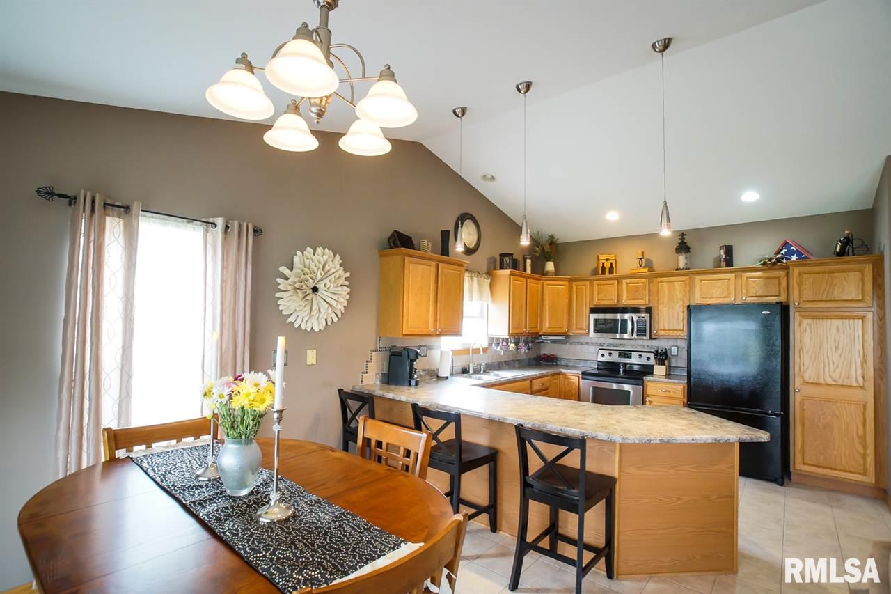 709 Simon Street Washington, IL 61571 - Photo 6 of 36 Gallery Image 6