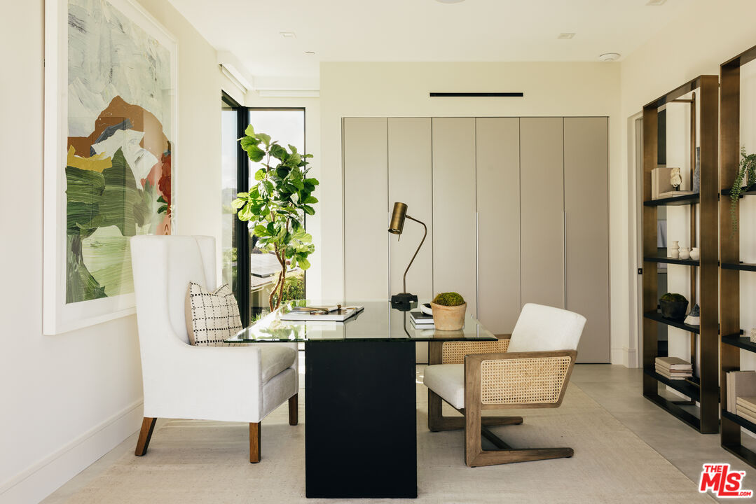 2162 Westridge Road Los Angeles, CA 90049 - Photo 12 of 48