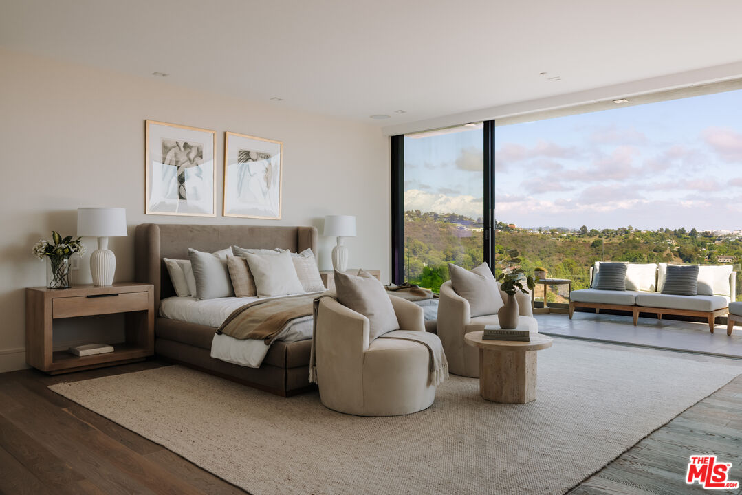 2162 Westridge Road Los Angeles, CA 90049 - Photo 18 of 48