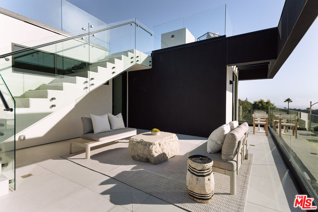 2162 Westridge Road Los Angeles, CA 90049 - Photo 27 of 48