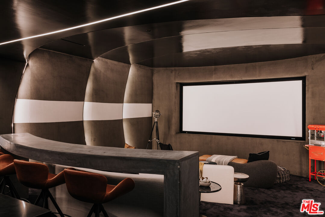 2162 Westridge Road Los Angeles, CA 90049 - Photo 33 of 48