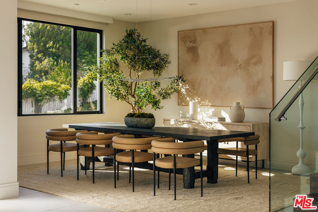 2162 Westridge Road Los Angeles, CA 90049 - Photo 4 of 48