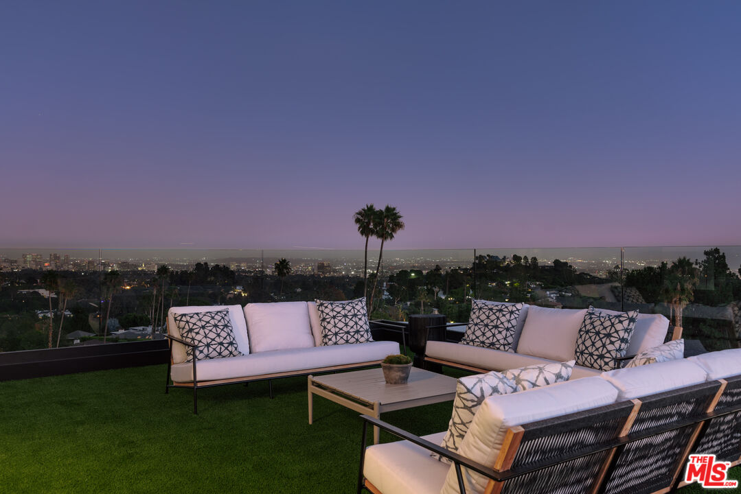 2162 Westridge Road Los Angeles, CA 90049 - Photo 42 of 48