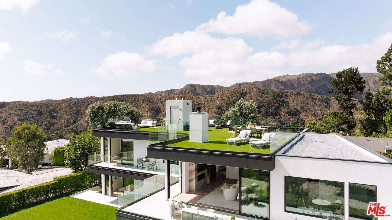 2162 Westridge Road Los Angeles, CA 90049 - Photo 44 of 48