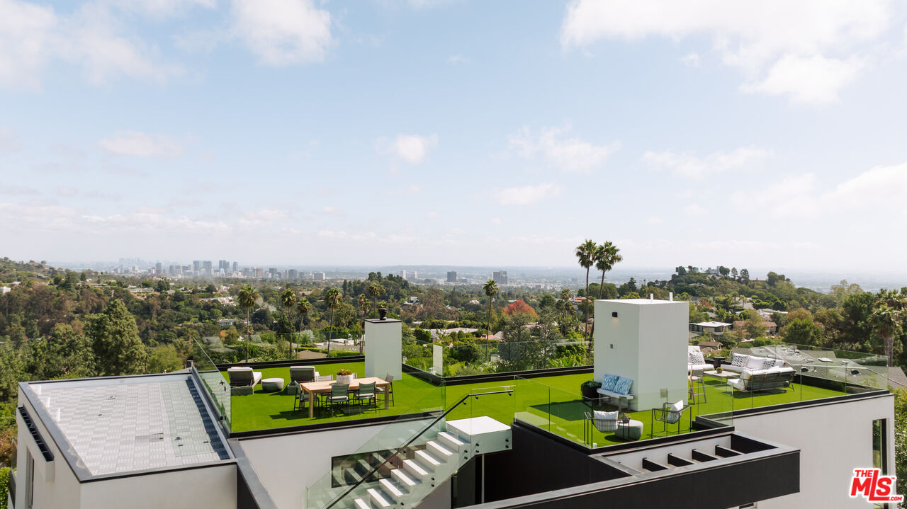 2162 Westridge Road Los Angeles, CA 90049 - Photo 45 of 48