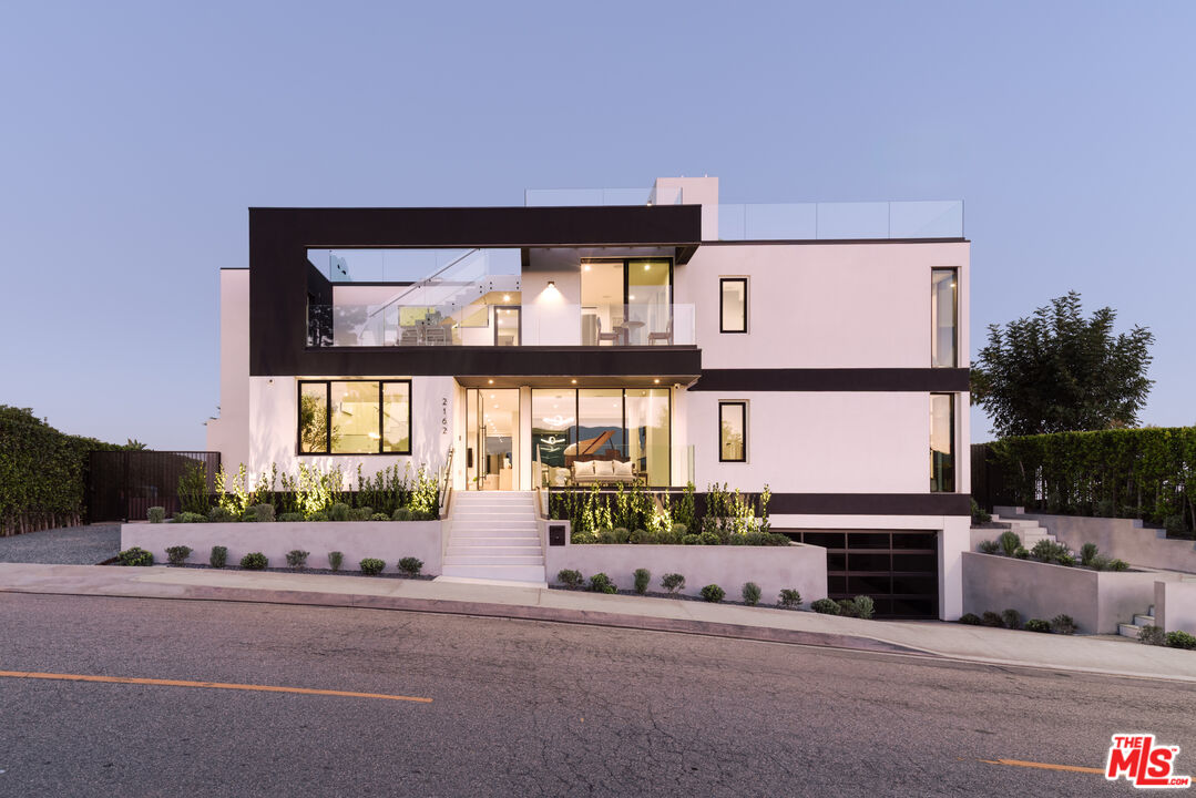 2162 Westridge Road Los Angeles, CA 90049 - Photo 47 of 48