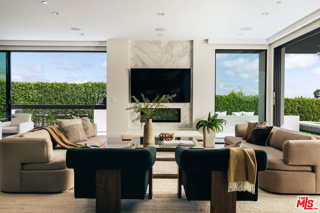 2162 Westridge Road Los Angeles, CA 90049 - Photo 6 of 48