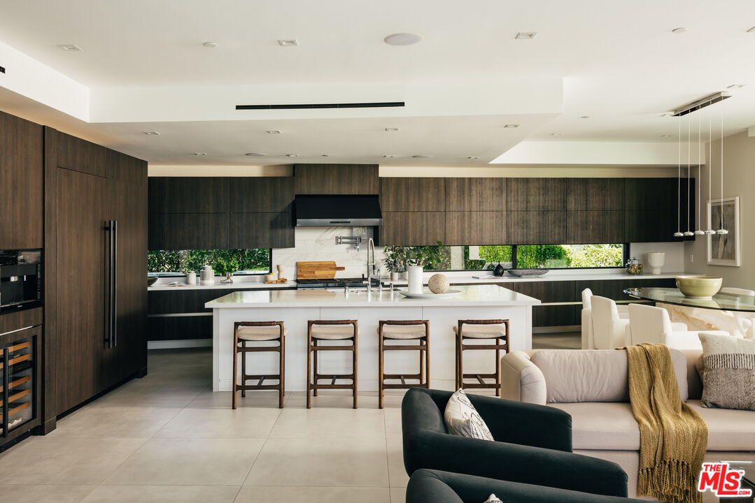 2162 Westridge Road Los Angeles, CA 90049 - Photo 7 of 48