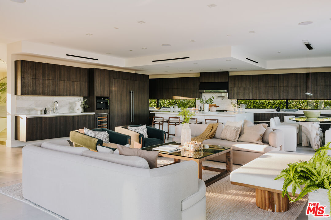 2162 Westridge Road Los Angeles, CA 90049 - Photo 9 of 48