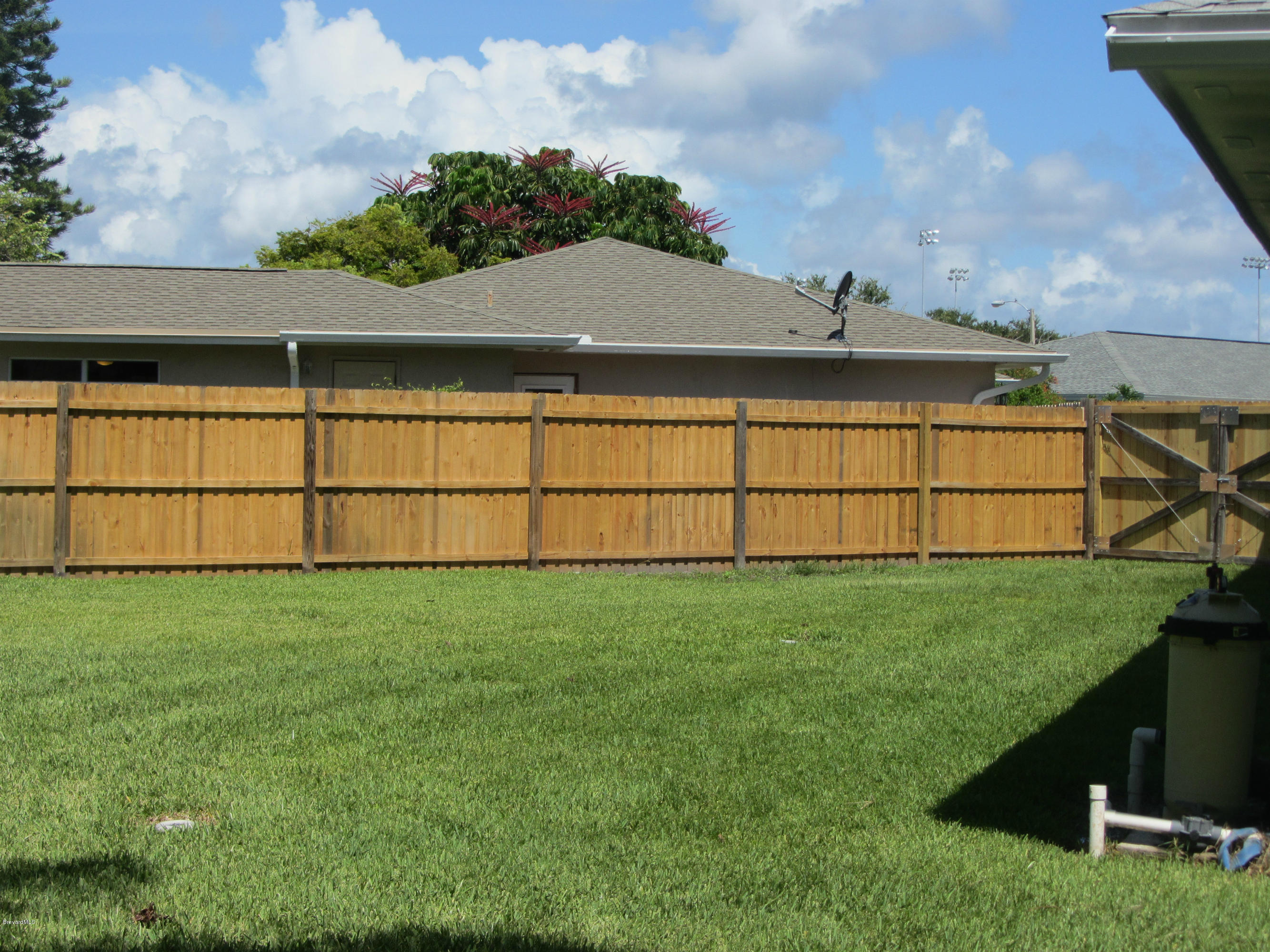 Fenced side yard