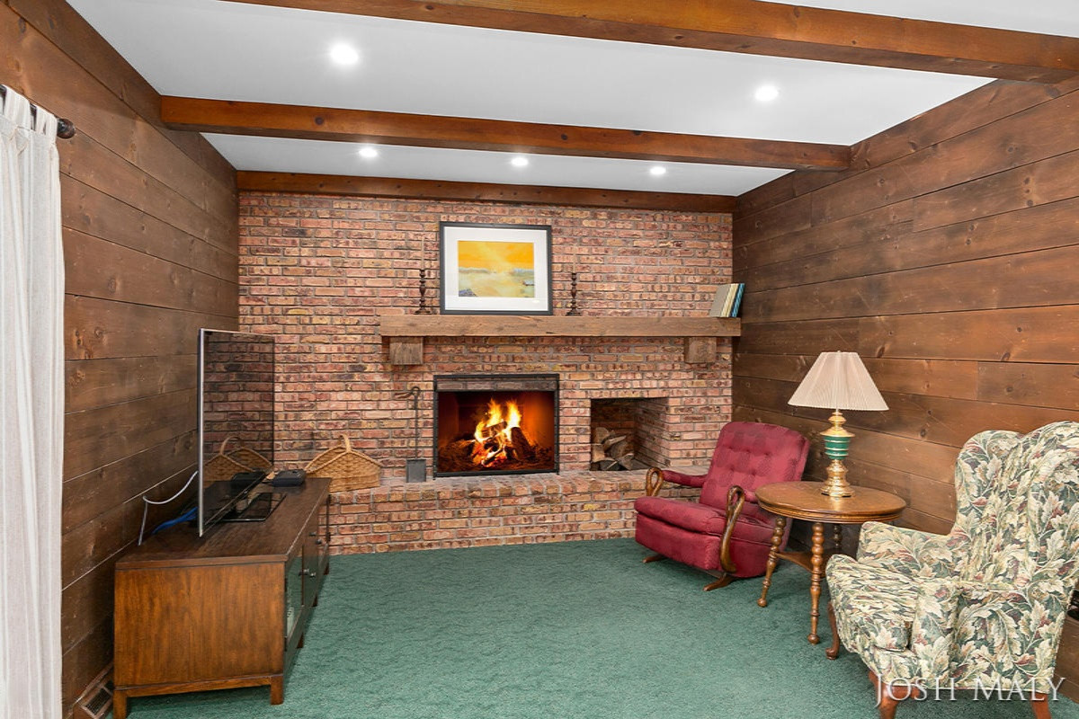 4343 Miriam Road Belding, MI 48809 - Photo 4 of 20 IMG_1003
