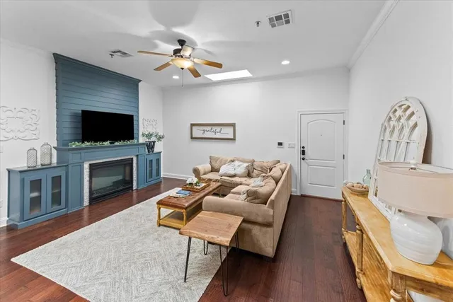 $475,000 | 721 Austin Avenue, Unit B, Waco, TX 76701