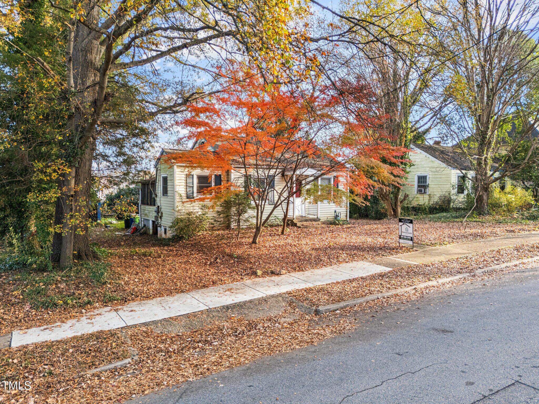 307 Bickett Boulevard Raleigh, NC 27608 - Photo 3 of 11 3-web-or-mls-DJI_20241204151831_0077_D