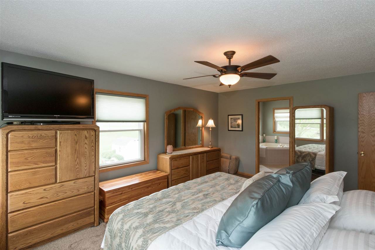 4359 Cosgrove Road Southwest Oxford, IA 52322 - Photo 20 of 38 Gallery Image 20