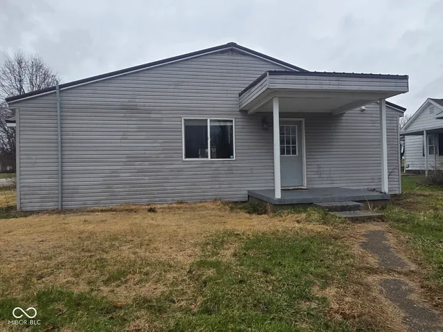 $122,500 | 189 E Street Southwest, Linton, IN 47441