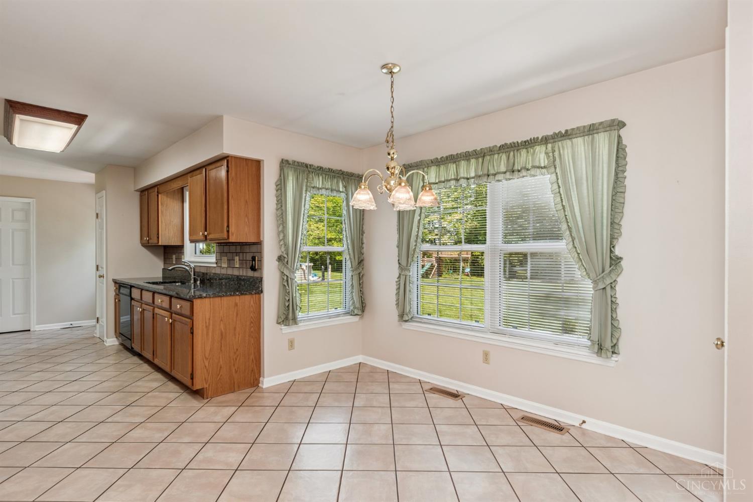 1338 Postcreek Road Batavia, OH 45103 - Photo 9 of 37 Gallery Image 9