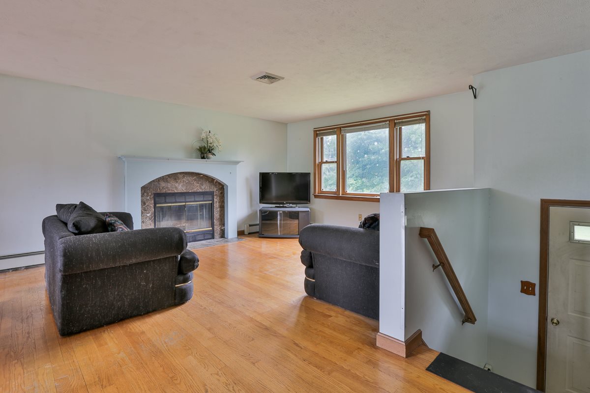 10 Nashua Road Windham, NH 03087 - Photo 8 of 26