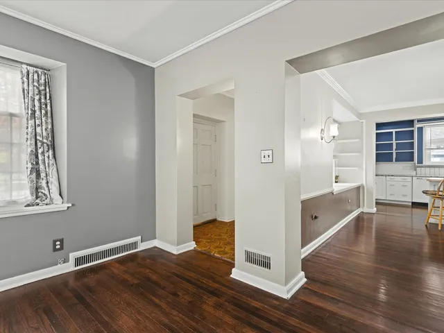 $385,000 | 615 Dean Street, Woodstock, IL 60098