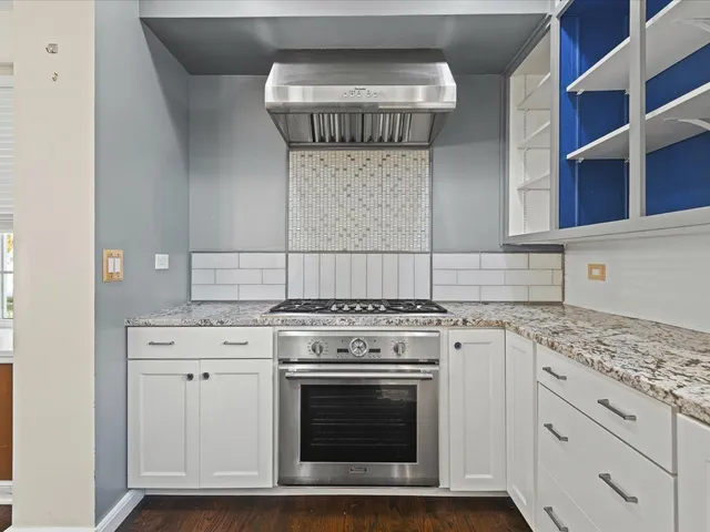 $385,000 | 615 Dean Street, Woodstock, IL 60098