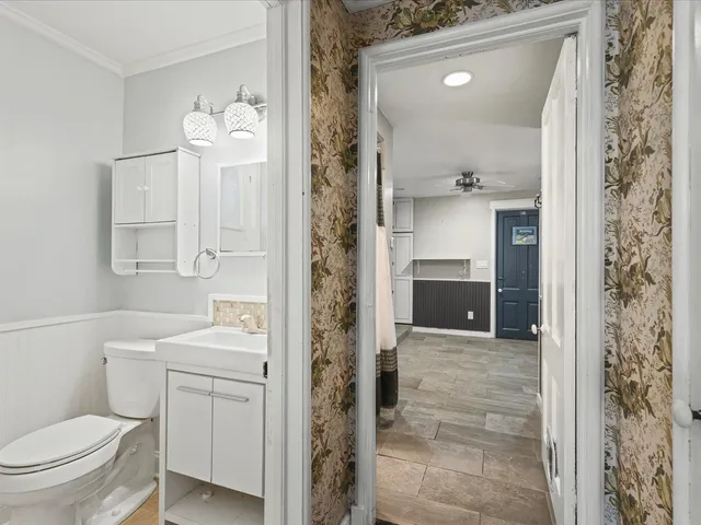 $385,000 | 615 Dean Street, Woodstock, IL 60098