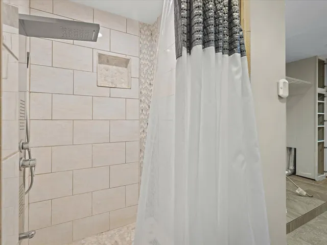 $385,000 | 615 Dean Street, Woodstock, IL 60098