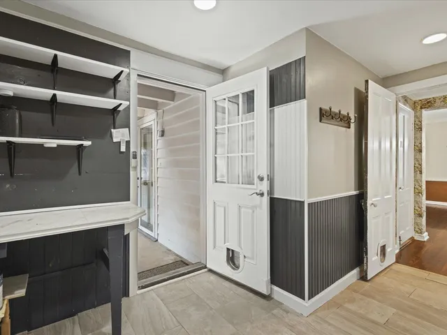 $385,000 | 615 Dean Street, Woodstock, IL 60098