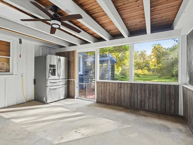 $385,000 | 615 Dean Street, Woodstock, IL 60098