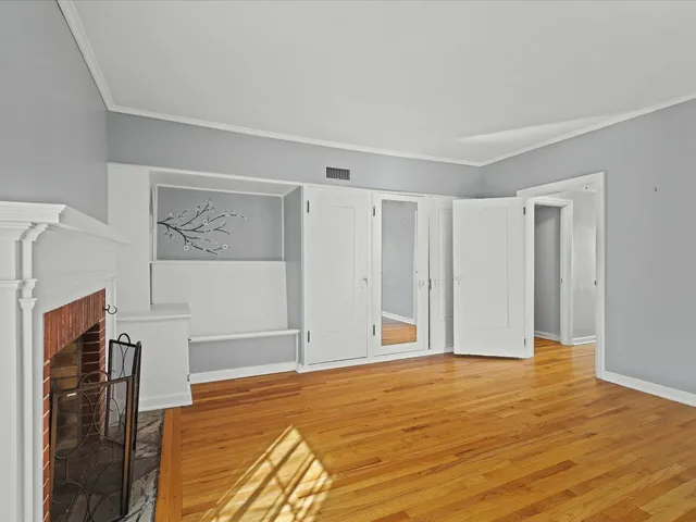 $385,000 | 615 Dean Street, Woodstock, IL 60098