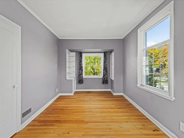 $385,000 | 615 Dean Street, Woodstock, IL 60098