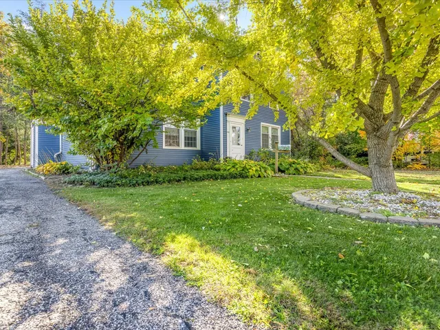 $385,000 | 615 Dean Street, Woodstock, IL 60098