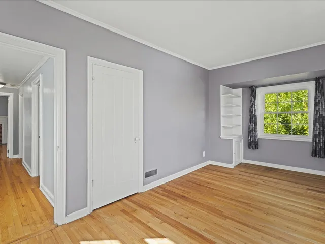 $385,000 | 615 Dean Street, Woodstock, IL 60098