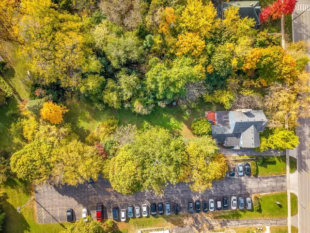 $385,000 | 615 Dean Street, Woodstock, IL 60098