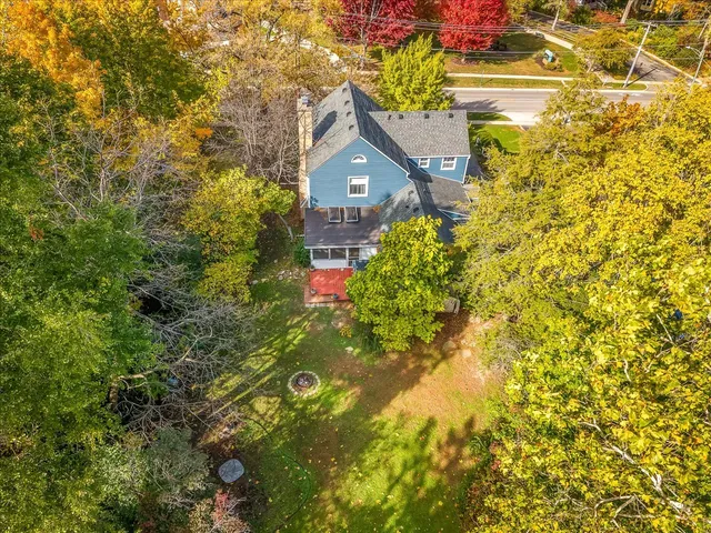 $385,000 | 615 Dean Street, Woodstock, IL 60098