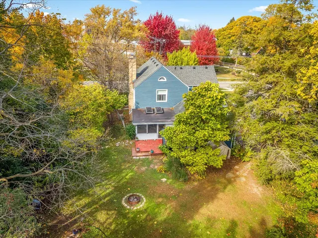 $385,000 | 615 Dean Street, Woodstock, IL 60098