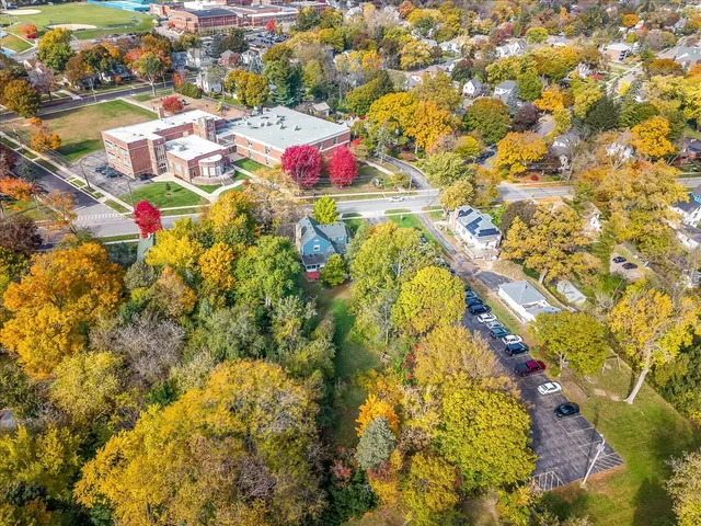 $385,000 | 615 Dean Street, Woodstock, IL 60098