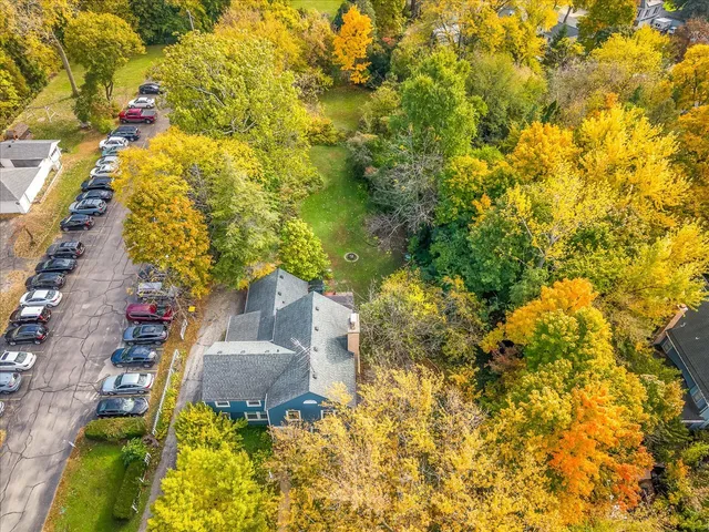 $385,000 | 615 Dean Street, Woodstock, IL 60098