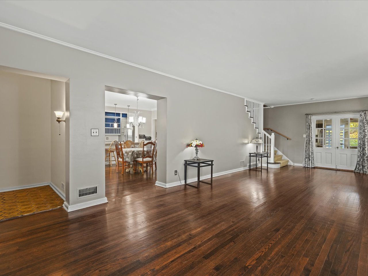 615 Dean Street Woodstock, IL 60098 - Photo 7 of 56