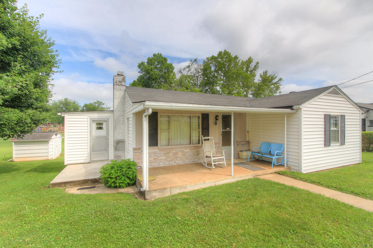 4409 High School Road Knoxville, TN 37912 - Photo 1 of 19 + Perceptions (4)